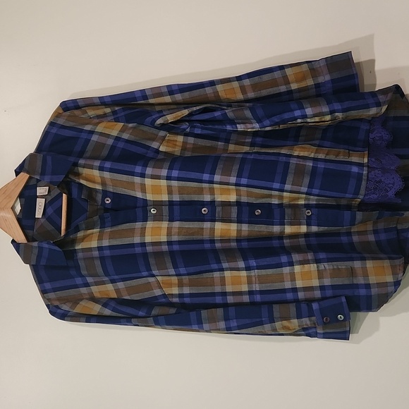 Logo‎ Plaid Button-Up Shirt with Lace Hem - Picture 2 of 5